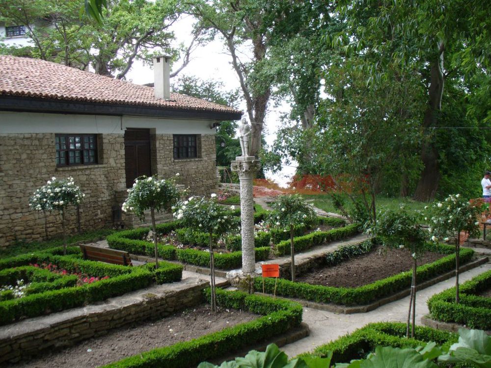България, Дворецът в Балчик, Кътче в градината
